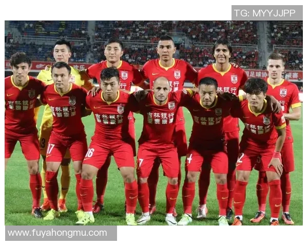 浙江队鏖战长春亚泰激烈对攻上演秋日绿茵胜负之争