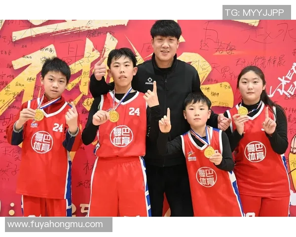 篮球场上的传奇之路:从少年到巨星的成长故事与背后付出的努力 篮球场上的传奇之路:从少年到巨星的成长故事与背后付出的努力